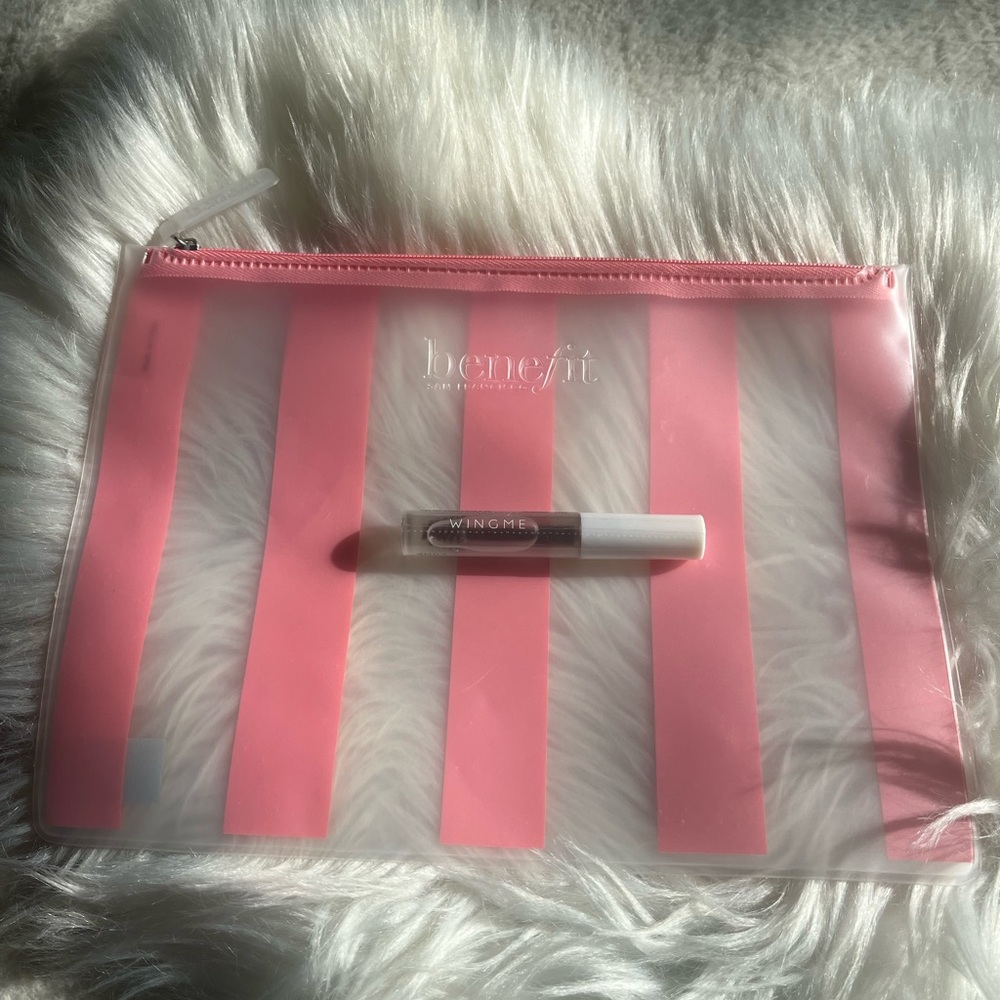 🆕 Benefit Cosmetic Bag and Wing Me Clear Brow Gel